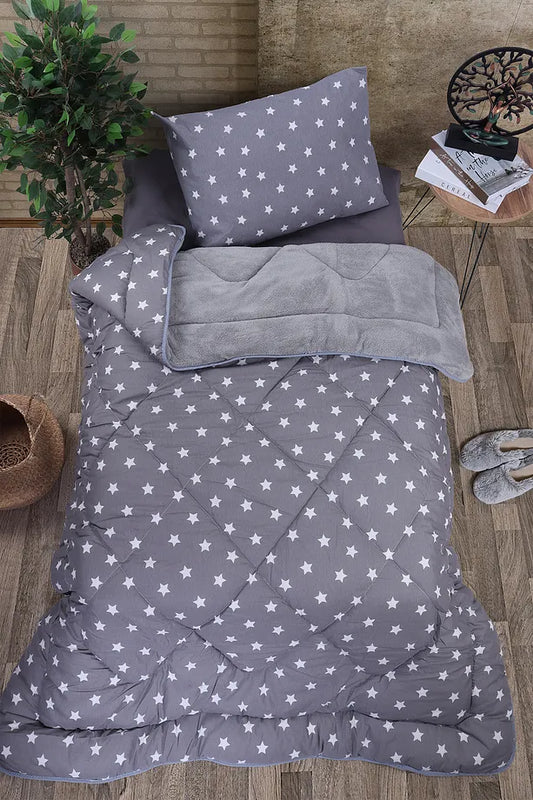 Winter Quilt Grey stars