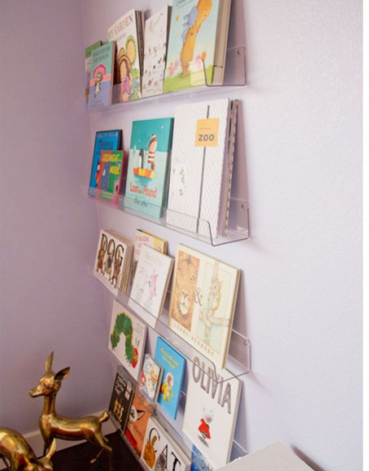 Pleksi bookshelf